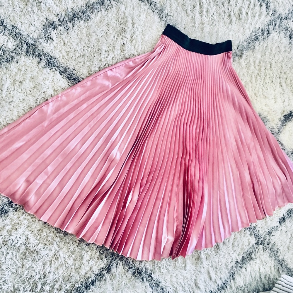 Beautiful Pleated Rose Pink Maxi Skirt Sz Large